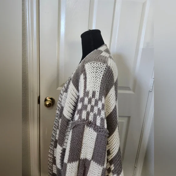 TALULAH Checkered Open-Front Cardigan - Brown and Cream S - Picture 6 of 12